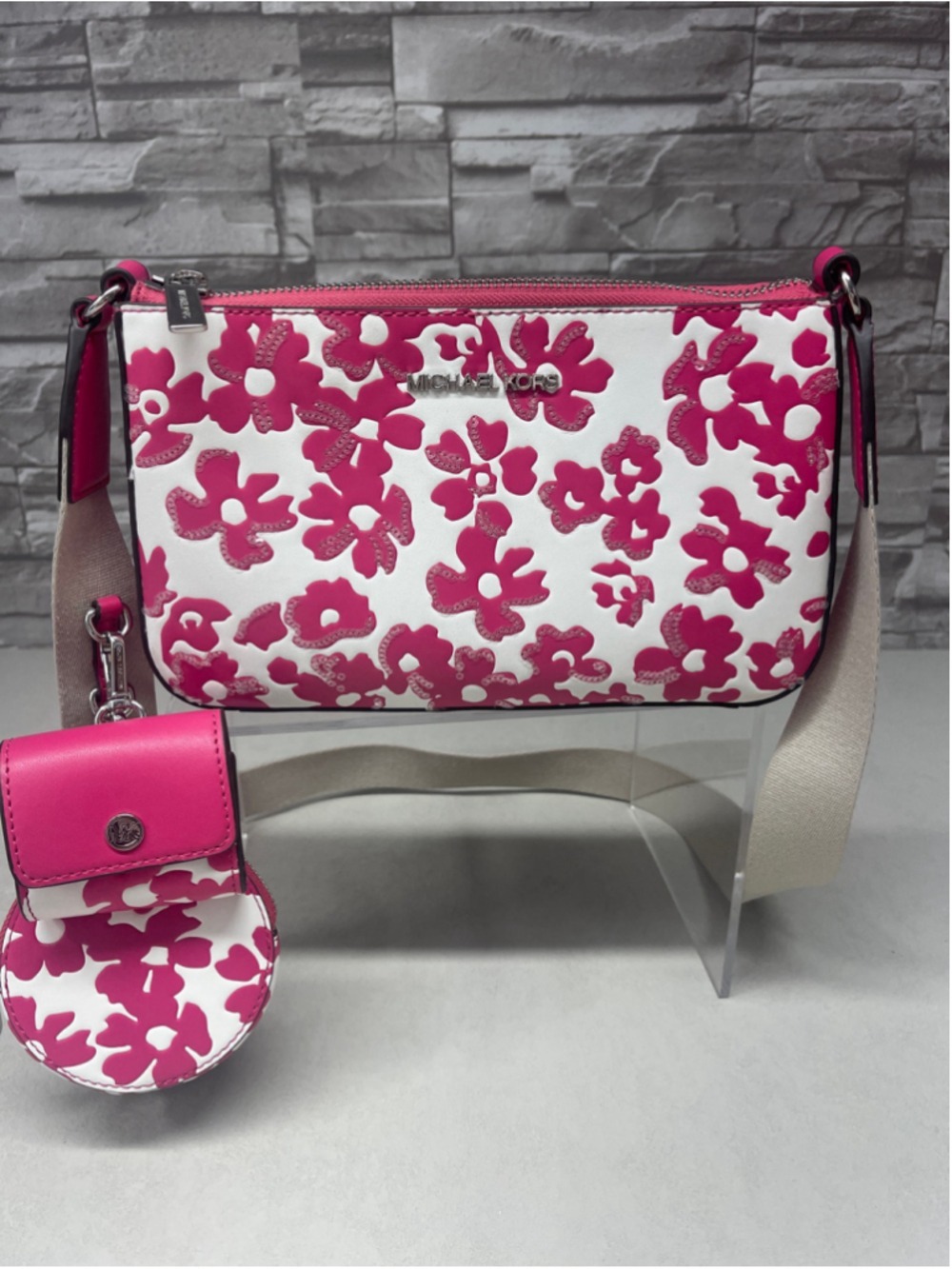 Michael Kors Crossbody With Tech Accessories Attached Dragonfruit Floral - Picture 4 of 13